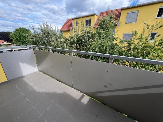 Helle 3 Zimmer Wohnung mit Balkon und Carport in Premstätten Provisionsfrei