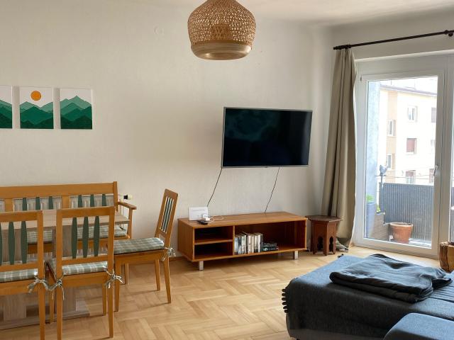 Helle 3 Zimmer Wohnung mit Balkon und Garten
