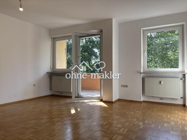 Helle 3 Zimmer Wohnung mit Balkon und viel Potenzial – sofort verfügbar und Provisionsfrei