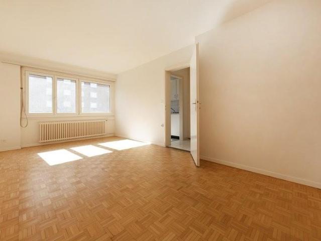 Helle 3 Zimmer Wohnung mit Balkon zentral in Olten