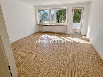 Helle 3 Zimmer Wohnung mit Blick ins Grüne, überdachtem Balkon, Aufzug und TG in Nürnberg Langwasser