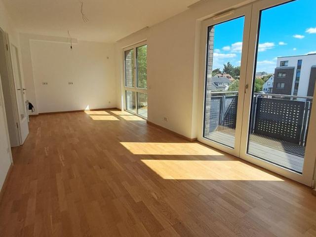 Helle 3 Zimmer Wohnung mit Dachterrasse