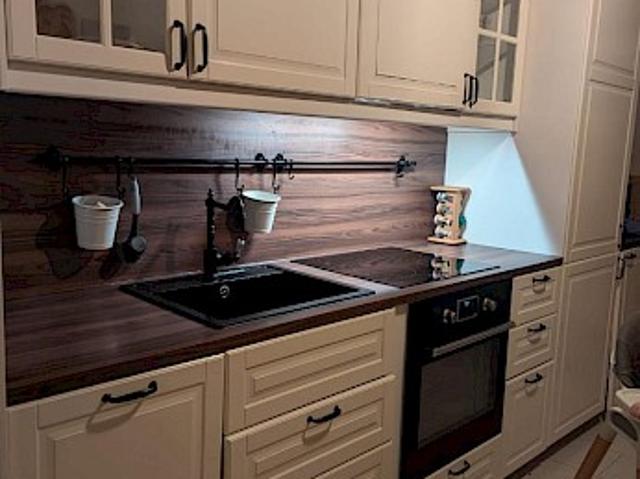 Helle 2,5 Zimmer Wohnung mit Einbauküche