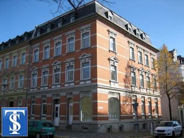 Helle 2,5 Zimmer Wohnung mit Einbauküche