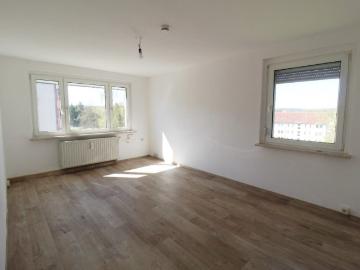 helle 3 Zimmer Wohnung mit Einbauküche