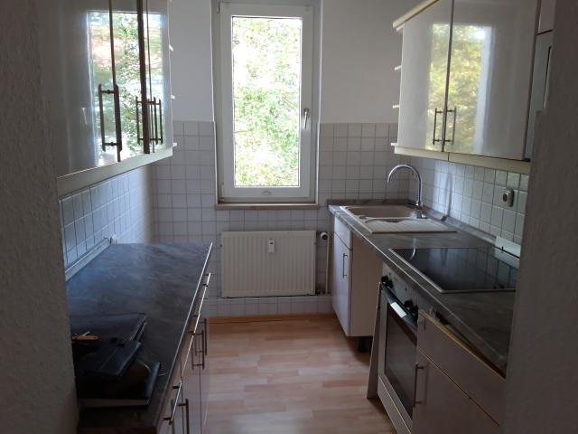 Privatverkauf Vermietete 3 Zi. Wohnung mit Einbauküche und Balkon in Deutzen