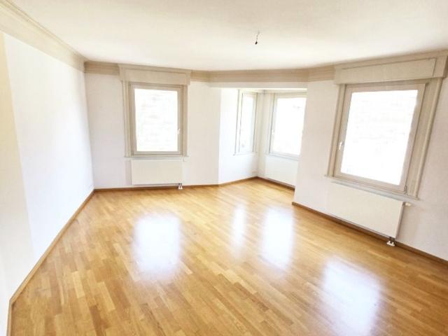 Helle 3 Zimmer Wohnung mit Einbauküche und Laminat in Wilhelmsburg