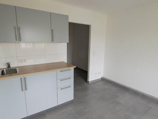 Helle 3 Zimmer Wohnung mit Einbauküche und Laminat in Wilhelmsburg