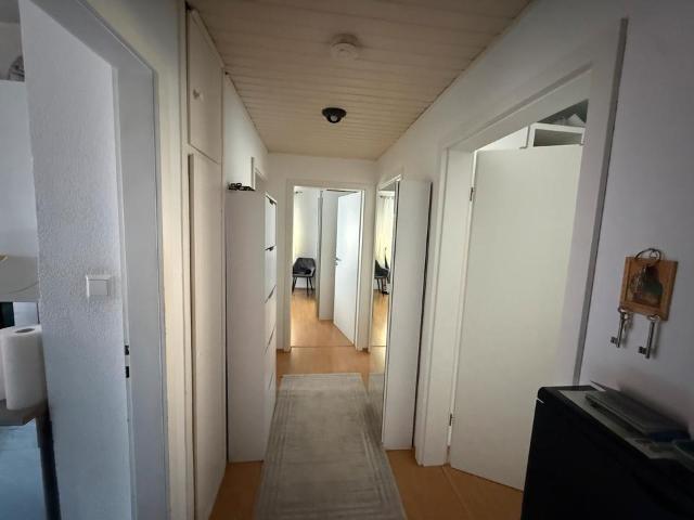 Helle 3 Zimmer Wohnung mit Einbauküche in Stuttgart Zuffenhausen