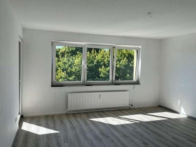 Helle 3 Zimmer Wohnung mit Essecke und Balkon in Fritzlar 2L