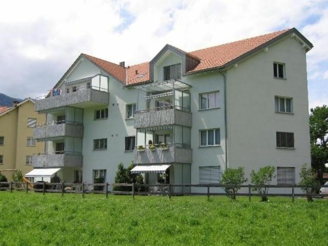 Helle 3 Zimmer Wohnung mit gemütlichem Gartensitzplatz