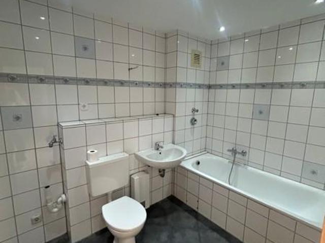 Helle 3 Zimmer Wohnung mit geräumigen Wohnzimmer