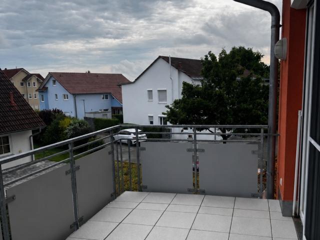 Helle 3 Zimmer Wohnung mit großem Balkon in ruhiger Ortsrandlage von Öhringen