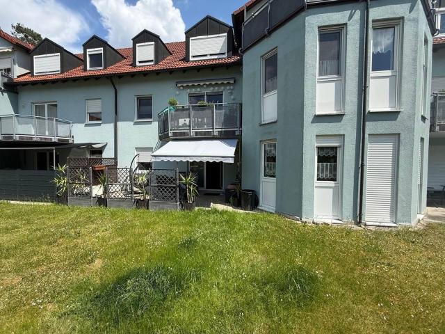 Helle 3 Zimmer Wohnung mit großer Terrasse