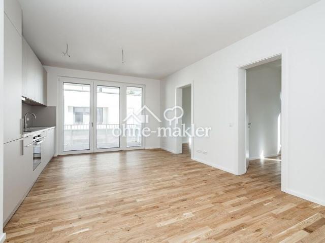 Helle 3 Zimmer Wohnung mit großzügiger Terrasse, Einbauküche & Aufzug in Berlin Pankow