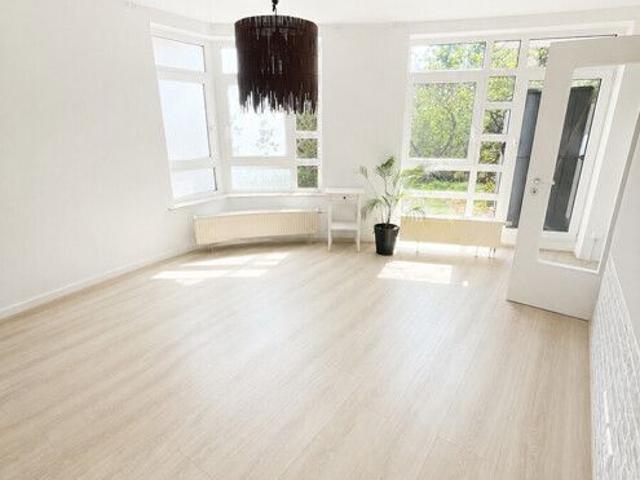 Helle 3 Zimmer Wohnung mit großzügiger Terrasse in Findorff Weidedamm