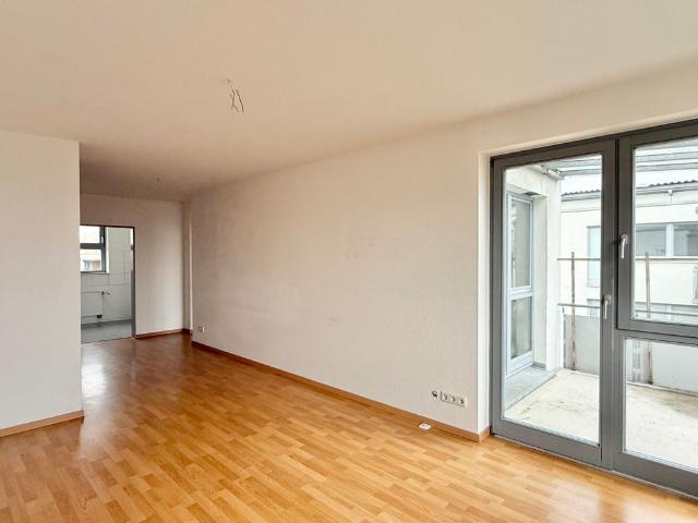 Helle 3 Zimmer Wohnung mit guter Aufteilung & Balkon
