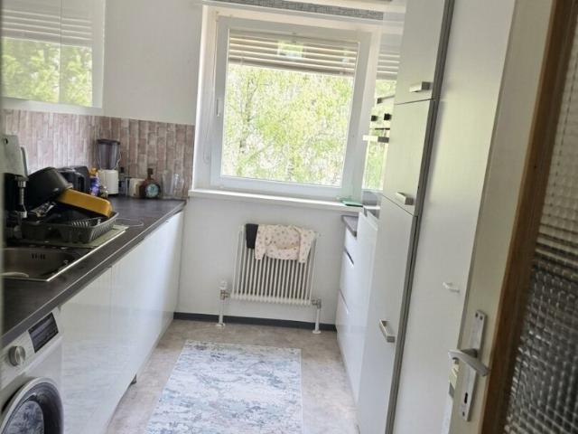 helle 3 zimmer wohnung mit loggia direkt neben dem klinikum kirchdorf! umgeben von perfekter infrastruktur!