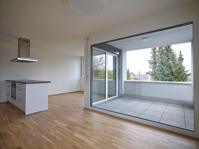 Helle 3 Zimmer Wohnung mit Loggia, Einbauküche und Lift in Hard