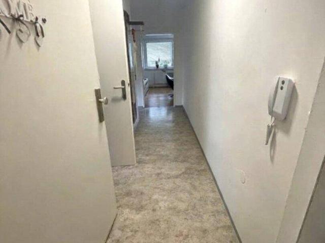 Helle 3 Zimmer Wohnung mit Loggia und Aufzug! Zusätzlichem Platzbedarf für Homeoffice oder Kinderzimmer!
