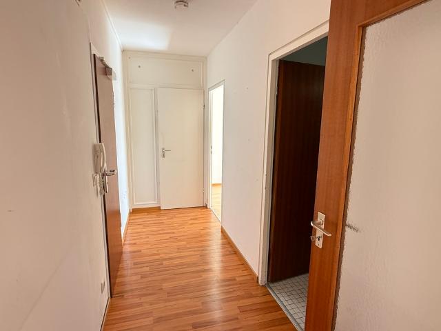 Helle 3 Zimmer Wohnung mit Loggia und tollem Ausblick