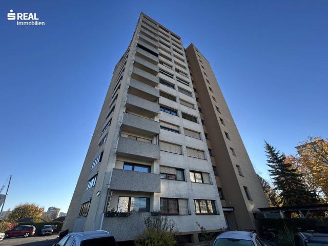 Helle 3 Zimmer Wohnung mit Loggia – zentrales Wohnen in der Kasernstraße