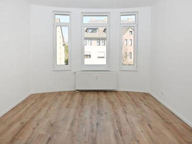 Helle 3 Zimmer Wohnung mit PKW Stellplatz in Seelze Letter.