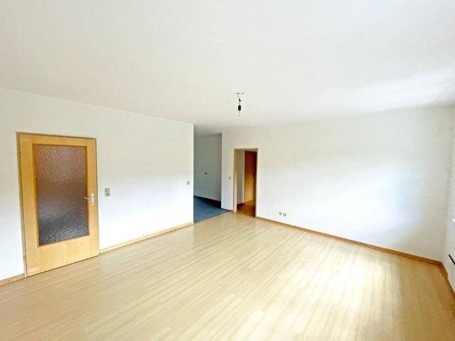 Helle 3 Zimmer Wohnung mit Süd Ostausrichtung im 2. Stock!