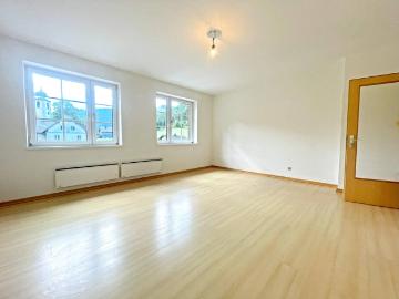 Helle 3 Zimmer Wohnung mit Süd Ostausrichtung im 2. Stock!