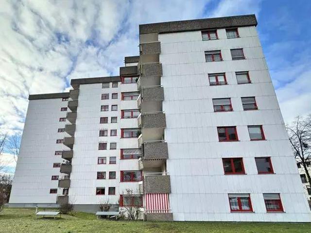 Helle 3 Zimmer Wohnung mit Südbalkon