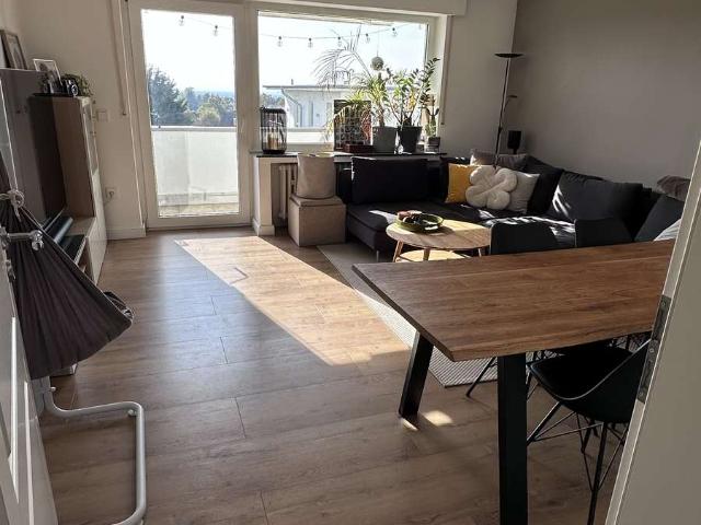 Helle 3 Zimmer Wohnung mit Südbalkon in Bergisch Gladbach Bensberg