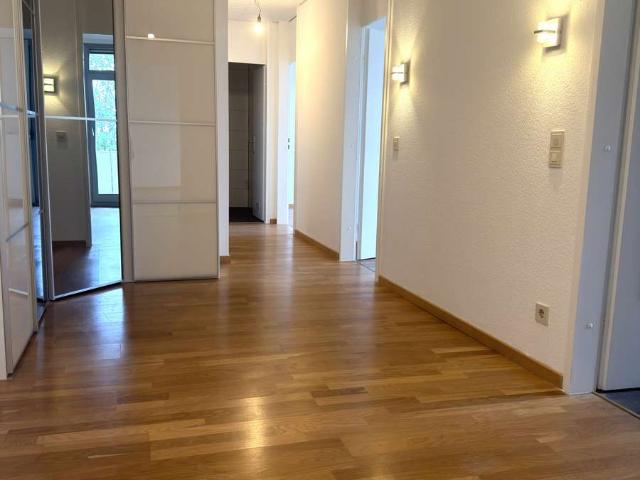 Helle 3 Zimmer Wohnung: Modernisiertes Zuhause in München