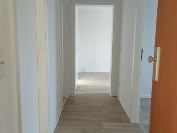 Helle 3 Zimmer Wohnung nahe Zentrum mit Balkon & Badewanne