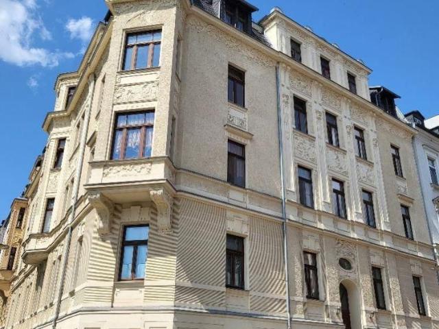 helle 3 Zimmer Wohnung Altbau toller Fernblick