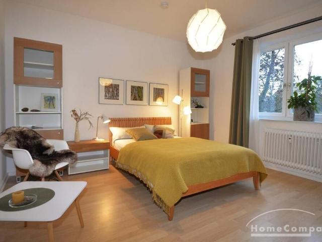 Helle 3 Zimmer Wohnung am Gemeindepark Lankwitz, möbliert