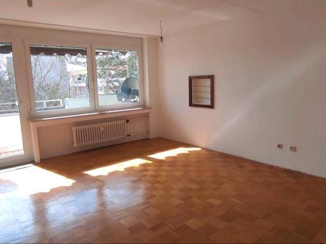 Helle 3 Zimmer Wohnung, extra Gäste WC, Badefenster, Südbalkon
