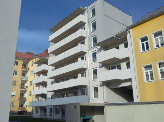Helle 3 Zimmer Wohnung im Obergeschoss mit Balkon geförderte Miete 3 Zimmer