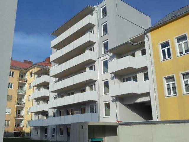 Helle 3 Zimmer Wohnung im Obergeschoss mit Balkon