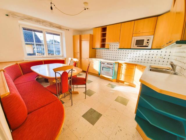 Helle 3 Zimmer Wohnung im Zweiparteienhaus mit Garten