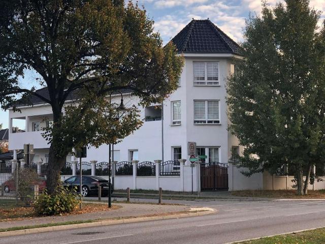 Helle 3 Zimmer Wohnung im 1. OG mit Balkon 84 m², Fußbodenheizung, Stellplatz
