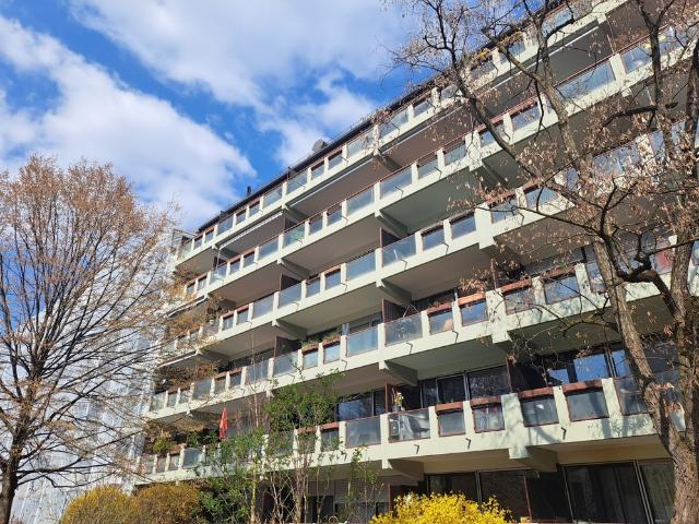 Helle 3 Zimmer Wohnung in der obersten Etage in Neuhausen am Olympiapark Süd