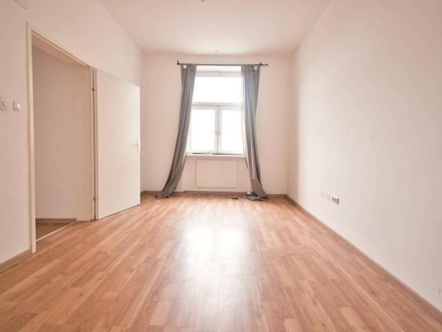 Helle 3 Zimmer Wohnung in gutem Zustand | gute Infrastruktur | direkt bei der S Bahn und 700 m zur U3