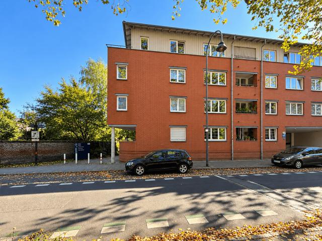 Helle 3 Zimmer Wohnung in gepflegter Wohnanlage – ruhige Endetage mit Balkon und Blick ins Grüne