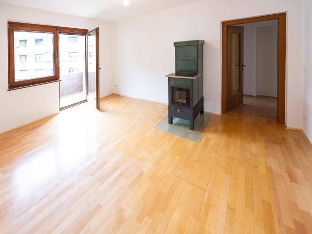 helle 3 Zimmer Wohnung 70 m2, großer, sonniger Westbalkon, derzeit bis Sept. 2027 befristet vermietet