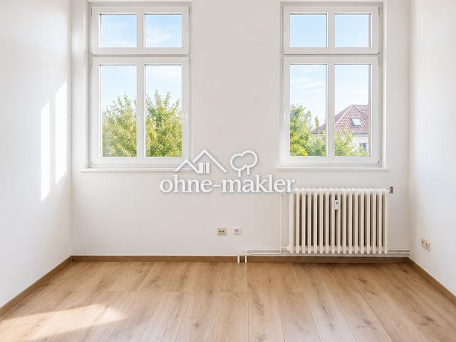 Helle 3 Zimmer Altbauwohnung mit Einbauküche & Dachterrasse – nur 100 m zur U /S Bahn Neukölln