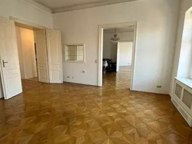 helle 3 Zimmer Altbauwohnung, provisionsfrei
