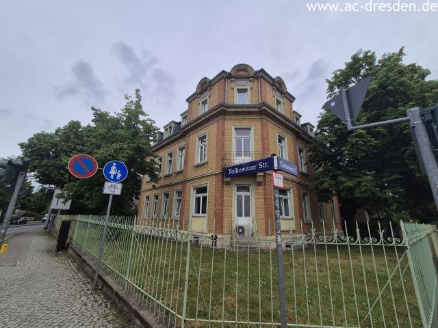 Helle 3 Zimmer Dachgeschosswohnung mit Altbaucharme in Dresden Gruna