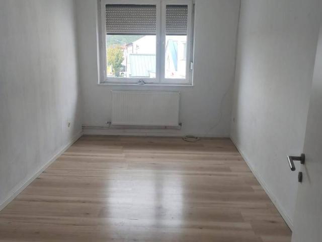 Helle 4 Zimmer Dachgeschosswohnung mit Balkon in Eggendorf