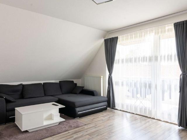 Helle 3 Zimmer Dachgeschosswohnung mit Balkon in zentraler Lage, Obj. 4861