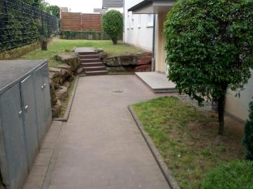 Helle 3 Zimmer Dachgeschosswohnung mit Loggia, Stellplatz & Keller
